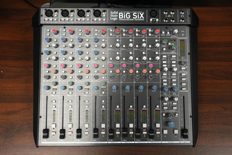 <p>SOLID STATE LOGIC BiG SiX Desktop Analog <br />Mixer with Audio interface<br />(8 Mono Inputs and 4 Outputs)</p>