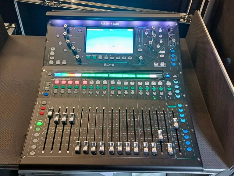 <p>ALLEN & HEATH SQ-5</p>
<p>&nbsp;</p>
<p>16路單聲道輸入及12組輸出，</p>
<p>支援 3.5 mm 輸入</p>